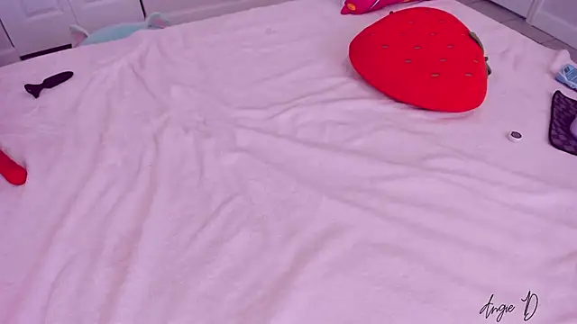 AngieDaniels1 online show from January 29, 2025, 3:58 pm