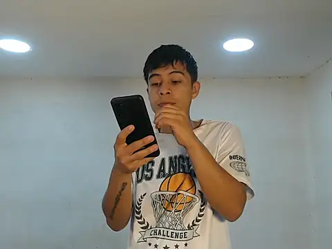 Snapshot of danielitopapuu chatting on October 22, 2025, 12:27 pm danielitopapuu online show from October 22, 2025, 12:27 pm