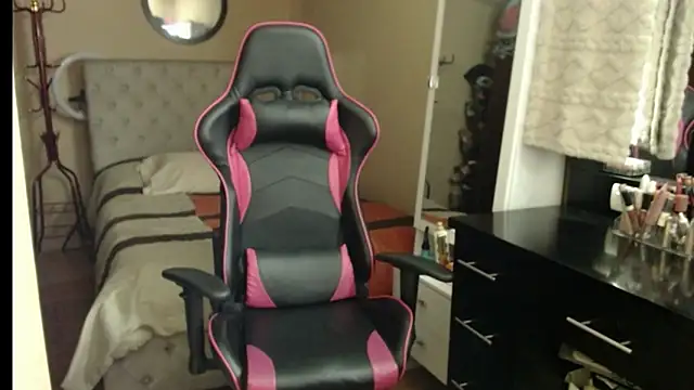 Carol Scottt online show from October 22, 2025, 9:36 pm