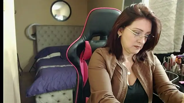 Carol Scottt online show from November 13, 2025, 4:55 am