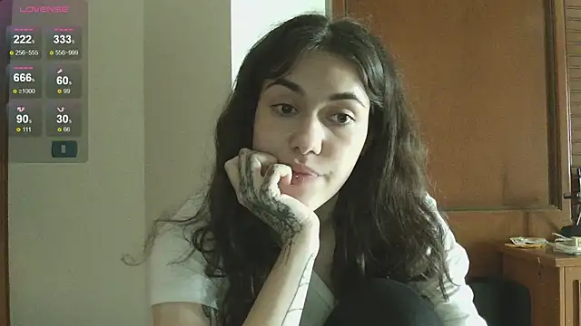 Snapshot of sadetuiningaa chatting on March 23, 2025, 3:32 am sadetuiningaa online show from March 23, 2025, 3:32 am