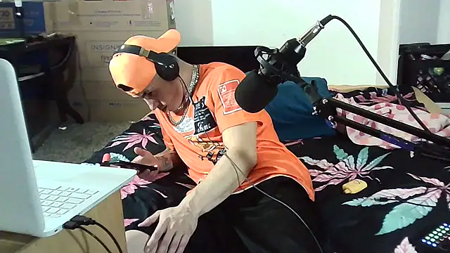 --D-a-D-D-y- online show from March 14, 2025, 7:37 am