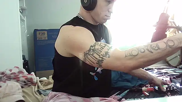 --D-a-D-D-y- online show from March 22, 2025, 10:37 pm