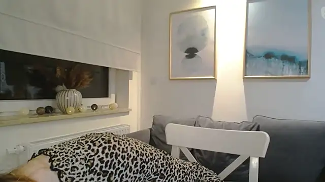 JulietteDiamond online show from February 23, 2025, 3:18 pm