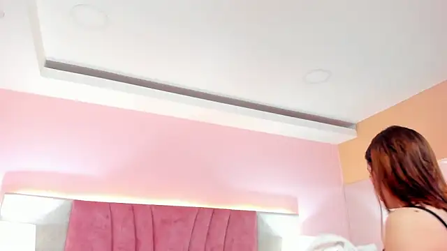 SophiaLaurens online show from February 5, 2025, 12:06 pm