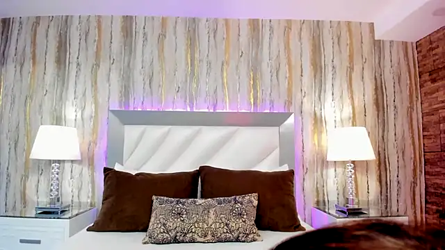 SophiaLaurens online show from February 6, 2025, 2:58 pm