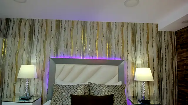 SophiaLaurens online show from February 24, 2025, 5:09 pm