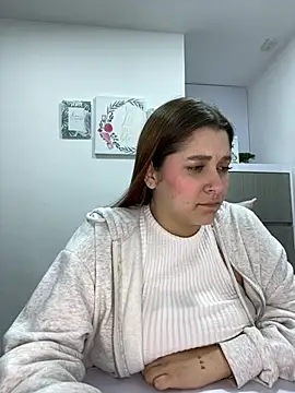 SophiaLaurens online show from March 7, 2025, 12:58 am