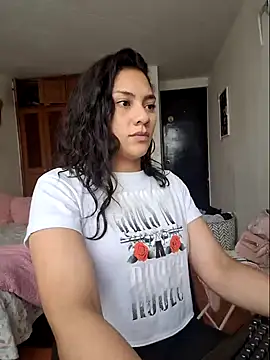 Snapshot of Thaliacooper_ chatting on December 19, 2024, 6:56 pm Thaliacooper online show from December 19, 2024, 6:56 pm