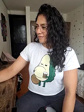 Snapshot of Thaliacooper_ chatting on October 22, 2025, 4:51 pm Thaliacooper online show from October 22, 2025, 4:51 pm