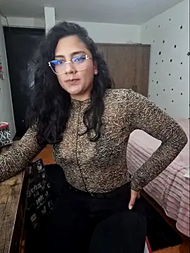 Snapshot of Thaliacooper_ chatting on December 13, 2025, 11:32 pm Thaliacooper online show from December 13, 2025, 11:32 pm