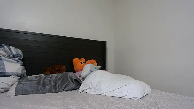 QueenLolaX online show from January 10, 2026, 7:54 am