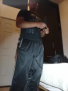 Snapshot of Zordomud0 chatting on February 18, 2026, 2:07 am Zordomud0 online show from February 18, 2026, 2:07 am