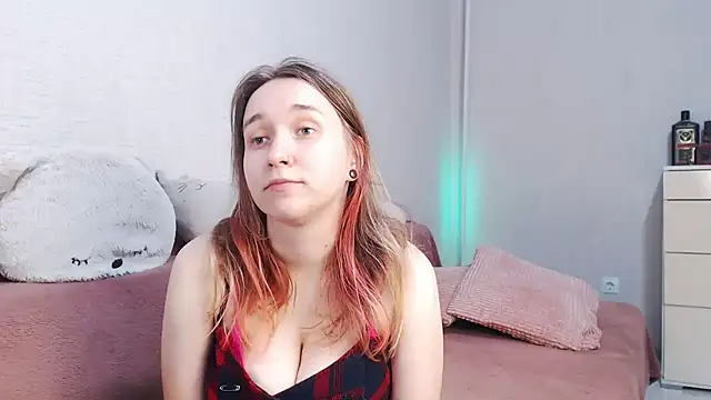Snapshot of lovely_hayley chatting on June 30, 2026, 9:27 pm lovely hayley online show from June 30, 2026, 9:27 pm