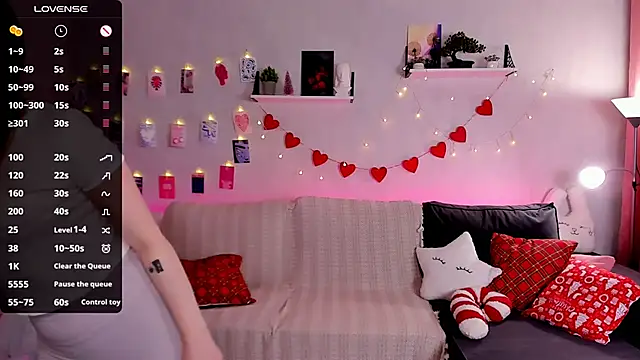 LanaBlu  online show from December 18, 2025, 2:17 am