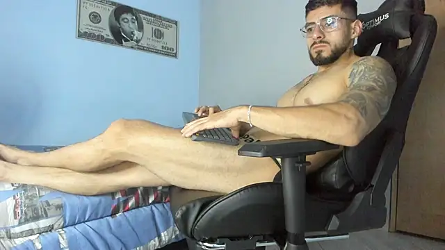 Snapshot of _Poseidon1_ chatting on December 19, 2024, 2:12 am Poseidon1 online show from December 19, 2024, 2:12 am