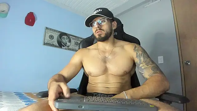 Snapshot of _Poseidon1_ chatting on January 10, 2025, 1:10 am Poseidon1 online show from January 10, 2025, 1:10 am
