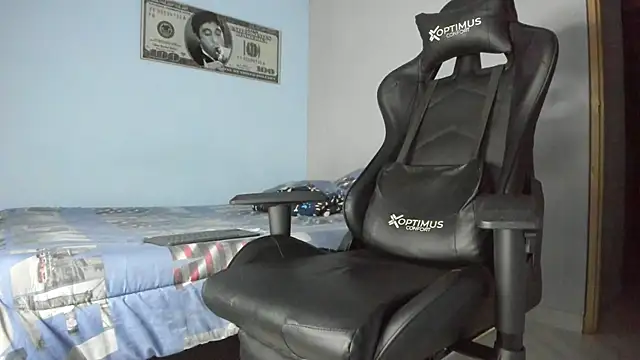 Snapshot of _Poseidon1_ chatting on January 21, 2025, 3:04 am Poseidon1 online show from January 21, 2025, 3:04 am