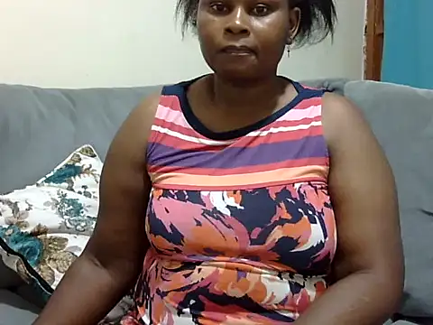 Snapshot of Pretty_lilly02 chatting on May 5, 2026, 4:20 am Pretty lilly02 online show from May 5, 2026, 4:20 am