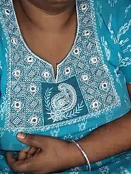 Snapshot of Latha-Hyd chatting on October 23, 2025, 4:56 am Latha-Hyd online show from October 23, 2025, 4:56 am
