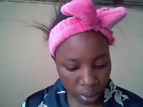 Queen loveer online show from February 14, 2025, 9:24 am