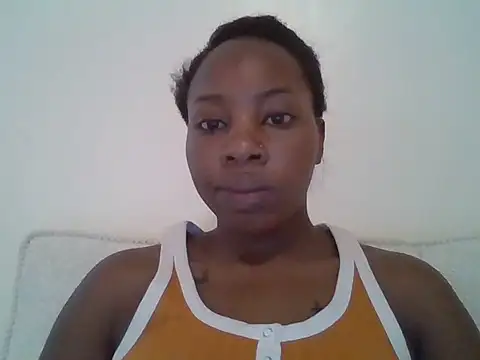 Snapshot of Queen_loveer chatting on June 8, 2026, 12:38 pm Queen loveer online show from June 8, 2026, 12:38 pm