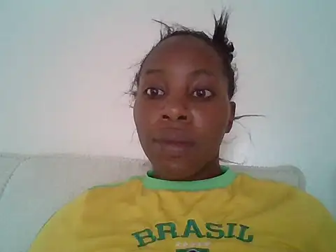 Snapshot of Queen_loveer chatting on June 15, 2026, 2:19 pm Queen loveer online show from June 15, 2026, 2:19 pm