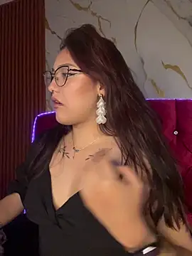 angellique 22 online show from March 26, 2026, 4:51 am