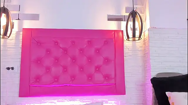 mia six66 online show from January 31, 2025, 2:39 pm