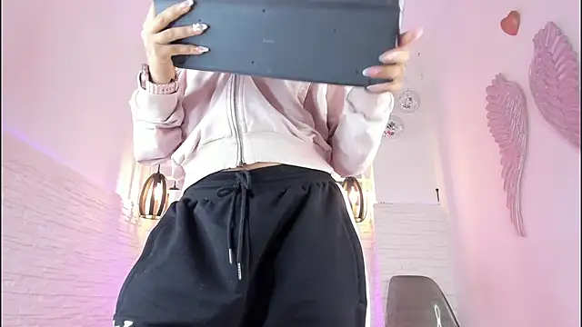 mia six66 online show from February 2, 2025, 11:30 am