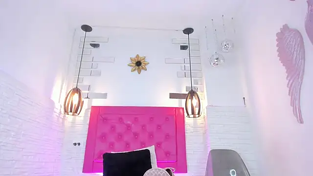 mia six66 online show from March 22, 2025, 11:32 am