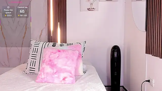 mia six66 online show from December 2, 2025, 11:59 am