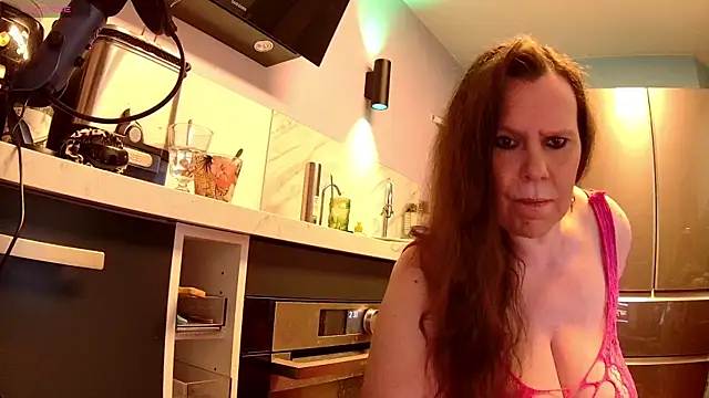 Endrocleia online show from April 1, 2026, 12:33 am