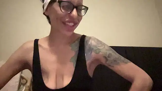 myloveforyouu online show from April 2, 2026, 1:58 am