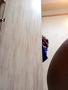 Sexyxcurves online show from April 15, 2026, 8:21 am