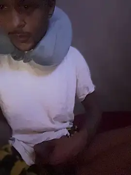 rayyymack online show from April 28, 2026, 3:33 am