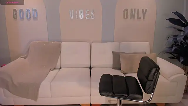 MariaHerrera  online show from December 24, 2024, 2:21 am