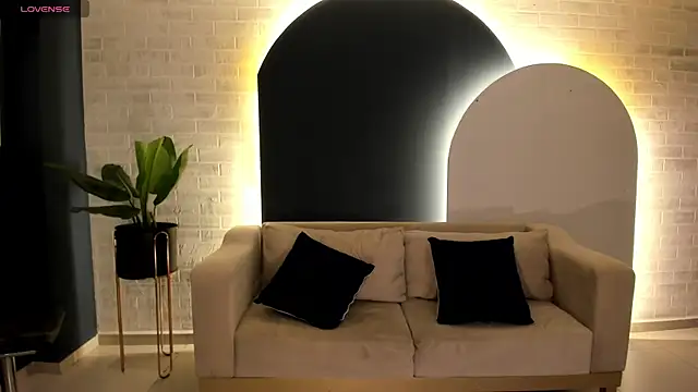 MariaHerrera  online show from January 16, 2025, 9:19 pm