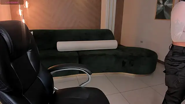 MariaHerrera  online show from March 23, 2025, 8:37 am