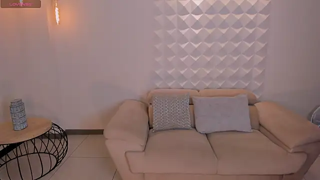 MariaHerrera  online show from October 15, 2025, 9:04 pm