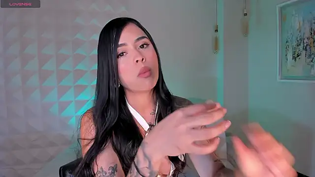 MariaHerrera  online show from March 6, 2026, 8:27 pm