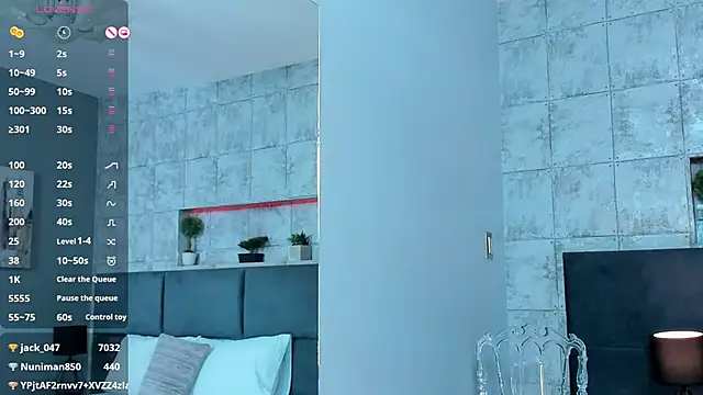 Salome Diaz  online show from February 19, 2025, 4:22 pm