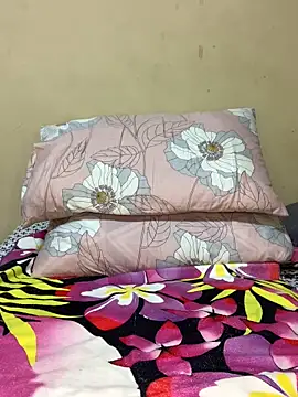 Snapshot of HornyxLadie chatting on March 6, 2025, 12:54 am HornyxLadie online show from March 6, 2025, 12:54 am