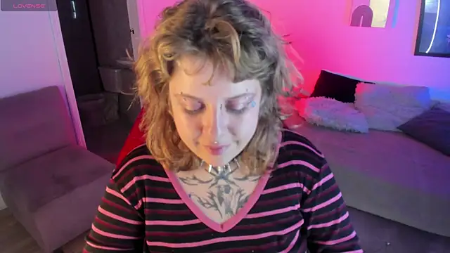 Sabrina scarlett online show from October 17, 2025, 4:59 am