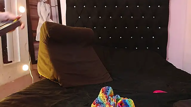 kittybonxx online show from April 19, 2026, 6:10 pm