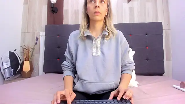 Snapshot of Anastasiapriest chatting on April 13, 2026, 11:48 am Anastasiapriest online show from April 13, 2026, 11:48 am