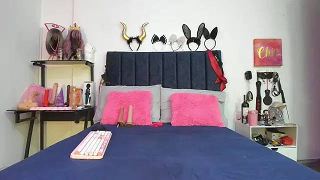 emmily giraldo online show from November 28, 2025, 2:31 pm