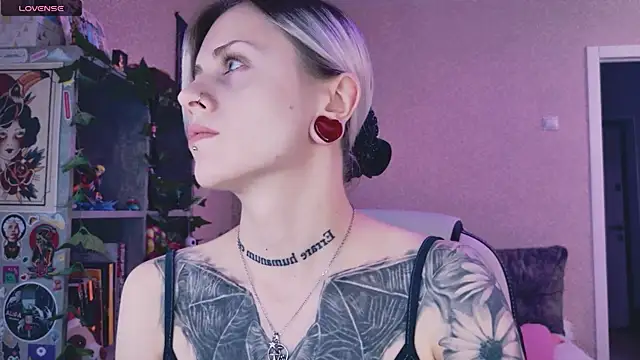 NaniMoore online show from February 25, 2026, 5:44 pm