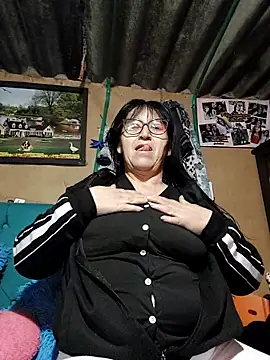Snapshot of clarita_01 chatting on September 30, 2025, 11:48 am clarita 01 online show from September 30, 2025, 11:48 am