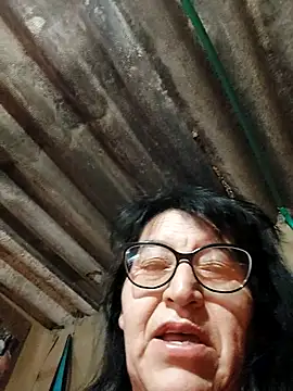 Snapshot of clarita_01 chatting on October 6, 2025, 10:34 am clarita 01 online show from October 6, 2025, 10:34 am